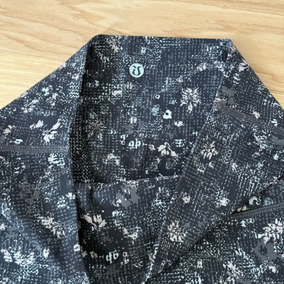 Lululemon Wunder Under Crop Leggings (Special Edition size 2-4 - Picture 8 of 13